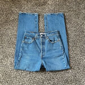 Levi’s Premium Ribcage Straight Ankle Jeans